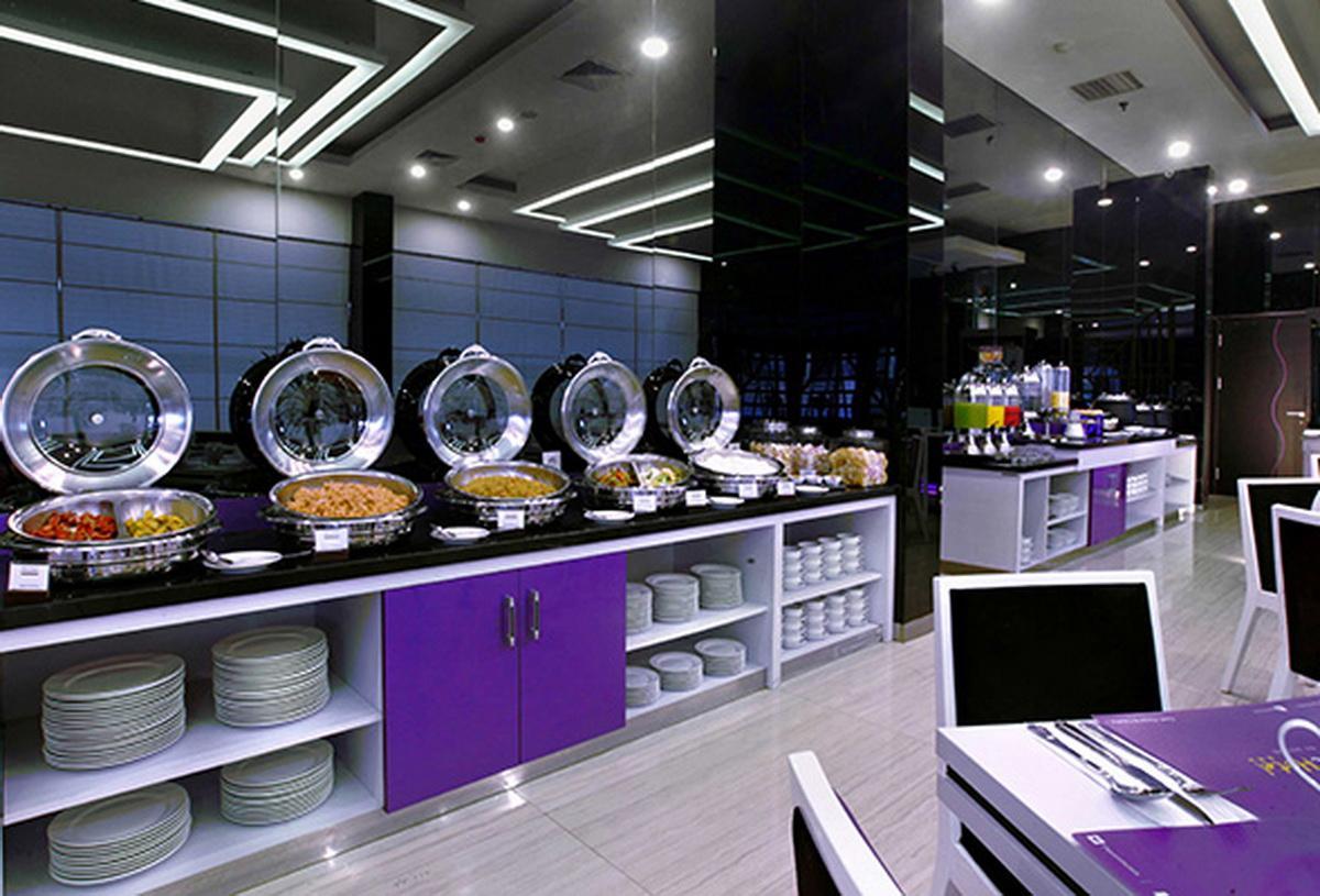 Quest Hotel Balikpapan By Aston Экстерьер фото