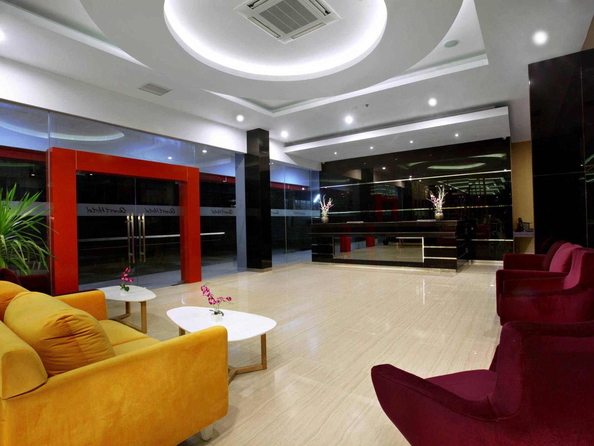 Quest Hotel Balikpapan By Aston Экстерьер фото