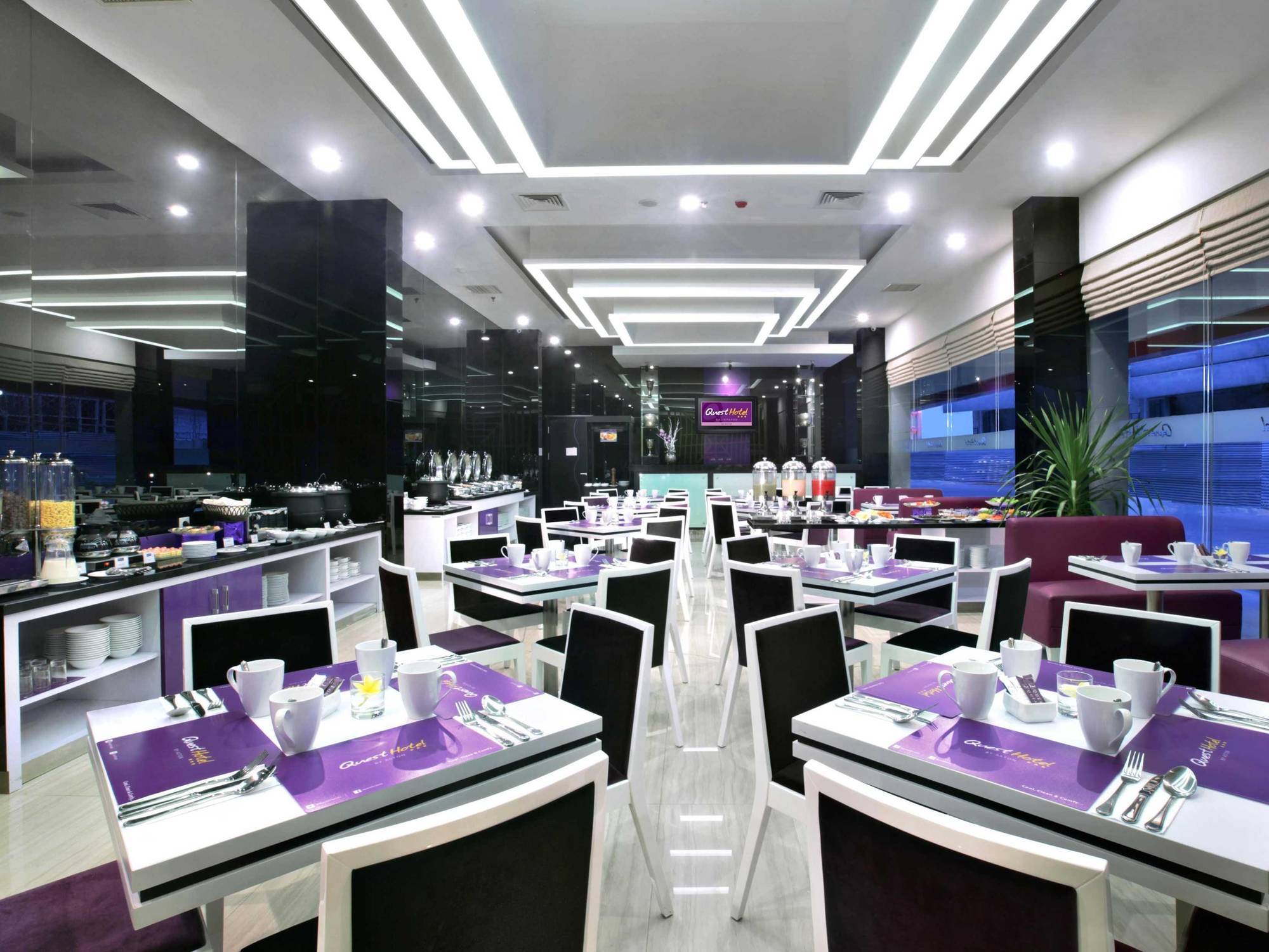 Quest Hotel Balikpapan By Aston Экстерьер фото