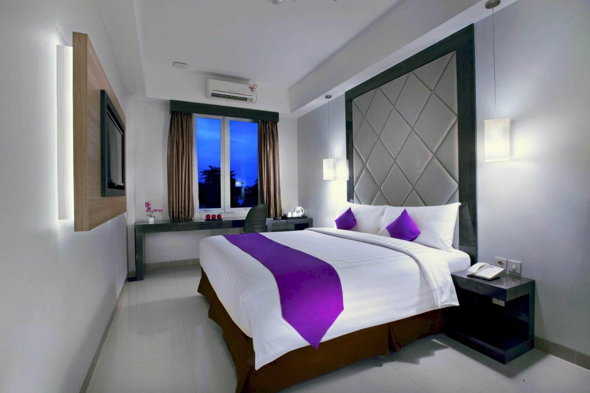 Quest Hotel Balikpapan By Aston Экстерьер фото