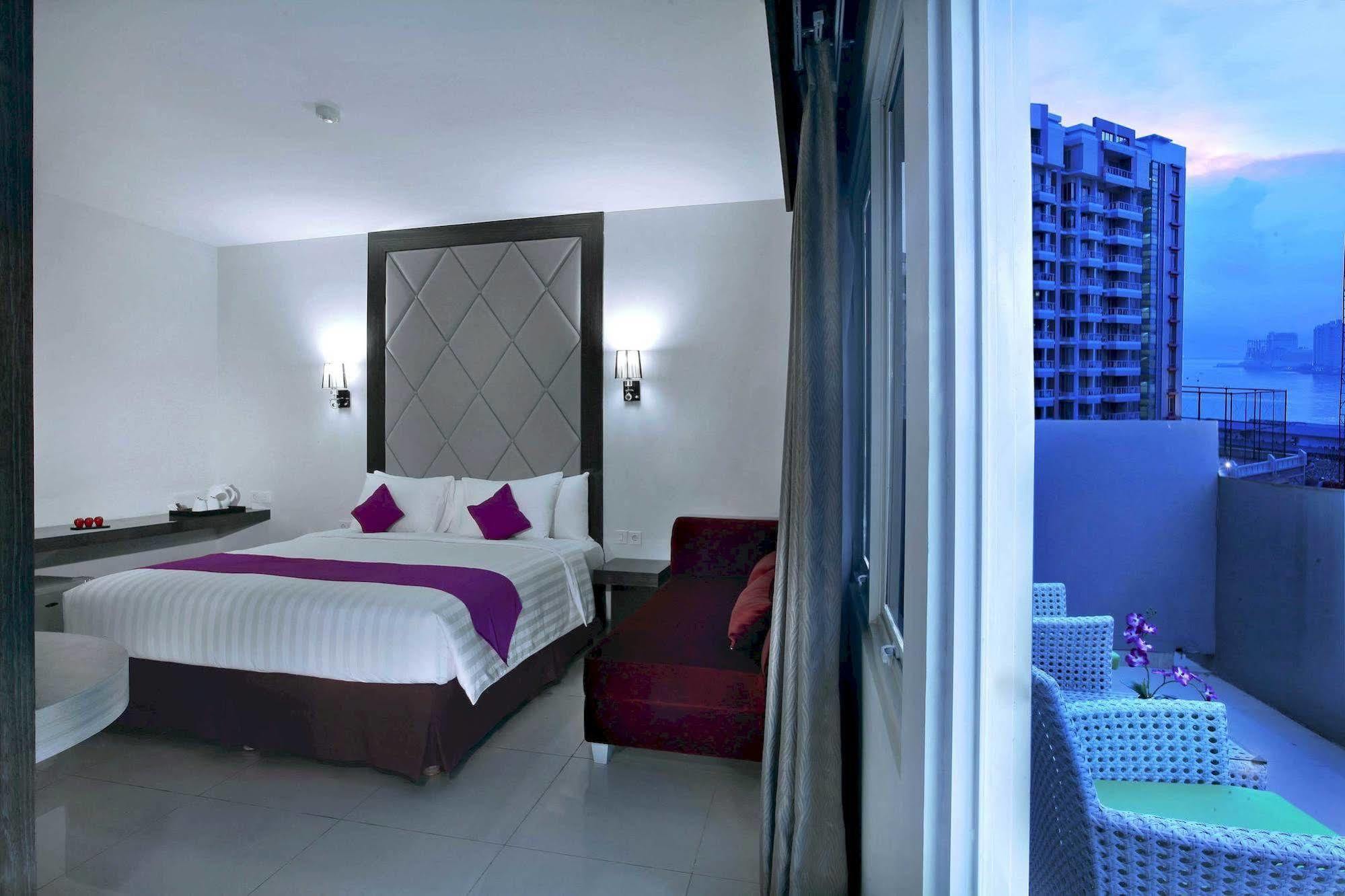 Quest Hotel Balikpapan By Aston Экстерьер фото