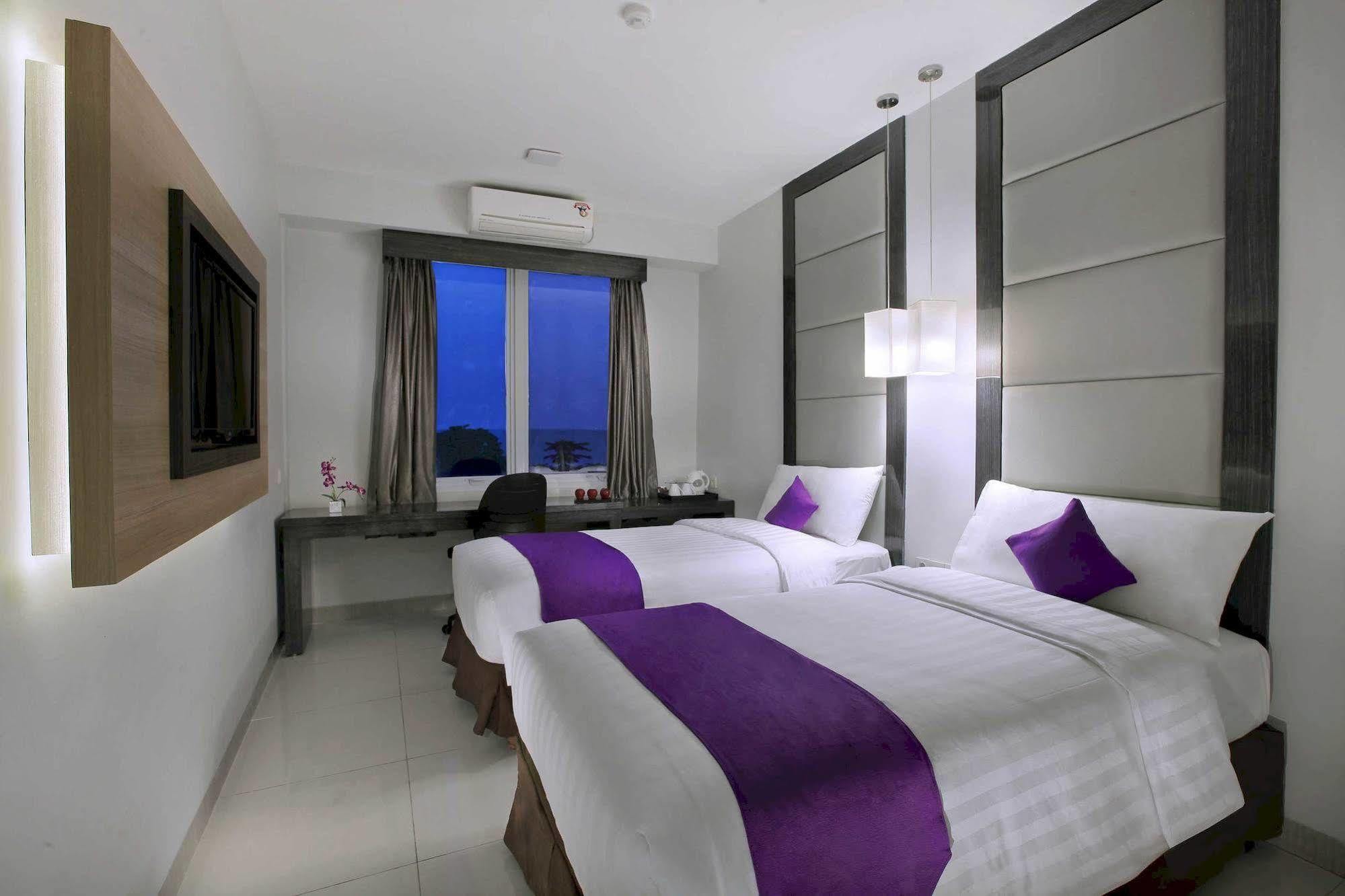 Quest Hotel Balikpapan By Aston Экстерьер фото